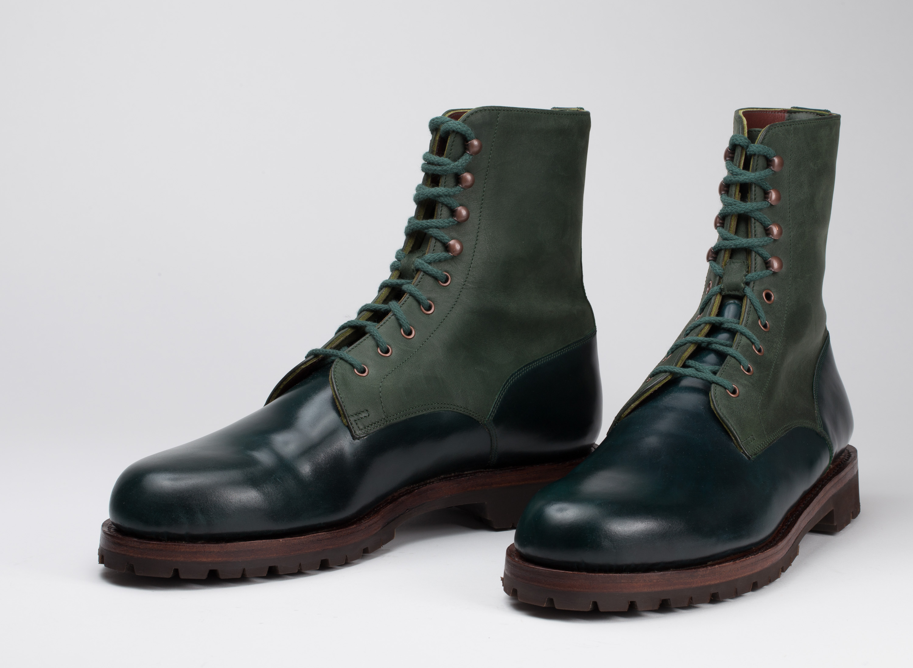Bespoke green cordovan ankle boot for outdoor use