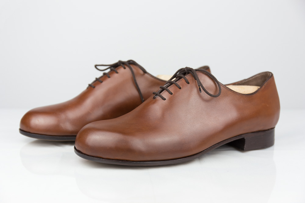 One piece bespoke men shoes cognac-coloured leather